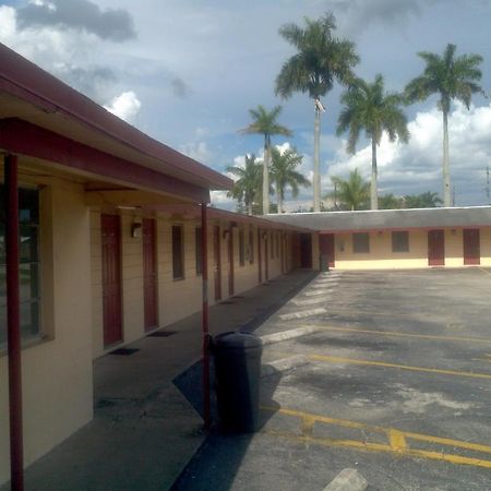 Palm City Motel Форт-Маєрс Екстер'єр фото